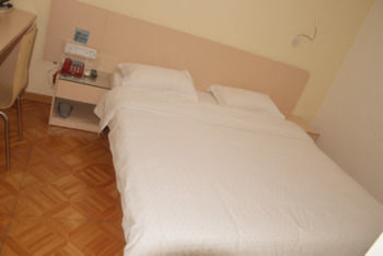Yimi Inn Shiqiao Metro Sation Pedestrian Street Branch Гуанджоу Екстериор снимка