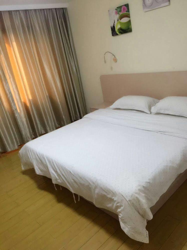Yimi Inn Shiqiao Metro Sation Pedestrian Street Branch Гуанджоу Екстериор снимка